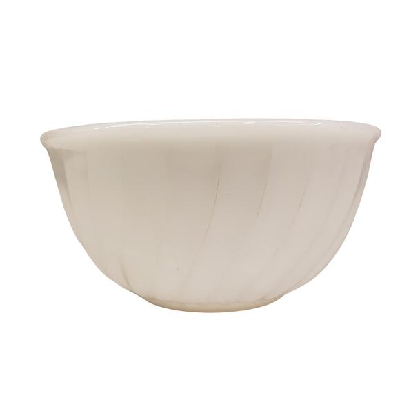 Vintage FIRE KING White SWIRL 7" Mixing Bowl 50s Milk Glass Anchor Hocking - Picture 2 of 9